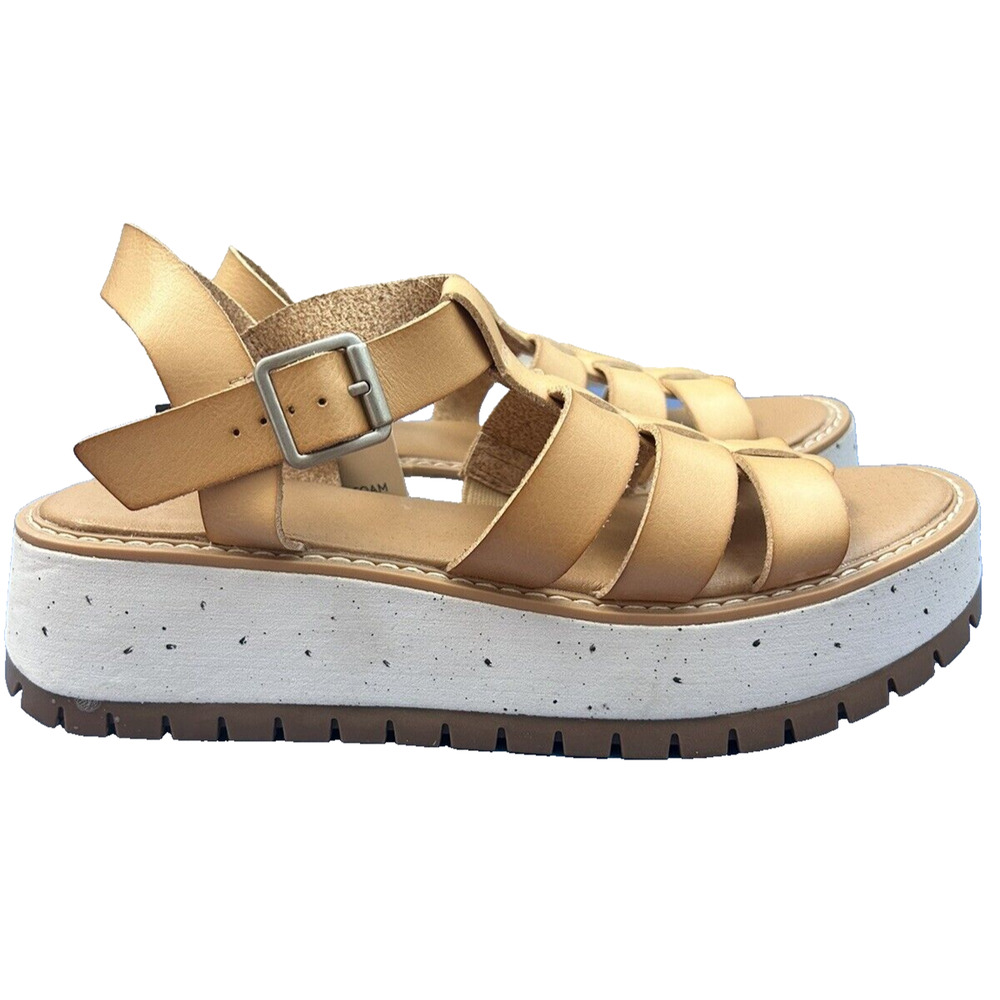 NWT Universal Thread Justine Platform Sandals Tan Size 8.5